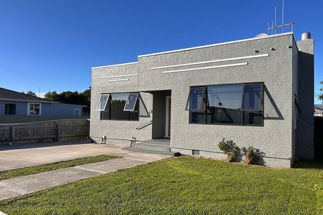 Photo of property in 12 Haydon Street, Roslyn, Palmerston North, 4414