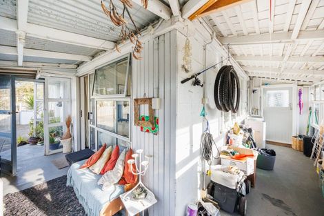 Photo of property in 6 Thames Street, Roslyn, Palmerston North, 4414