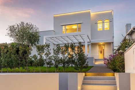 Photo of property in 9 Elizabeth Road, Bluff Hill, Napier, 4110