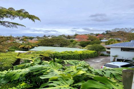 Photo of property in 1/63 Girrahween Drive, Totara Vale, Auckland, 0629