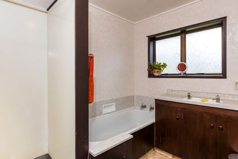 Photo of property in 7 Kathleen Place, Rainbow Point, Taupo, 3330