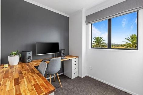Photo of property in 3/2 Frances Bryers Road, Hobsonville, Auckland, 0616