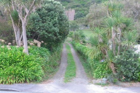 Photo of property in 37a Kakariki Grove, Waikanae, 5036