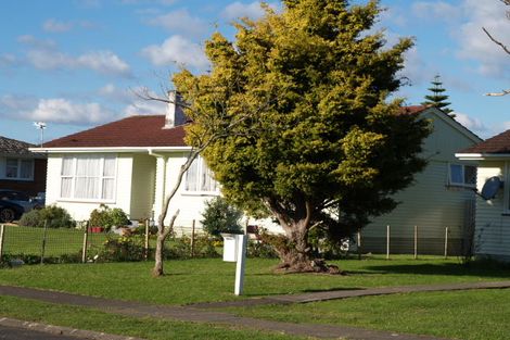 Photo of property in 13 Mayflower Close, Mangere East, Auckland, 2024