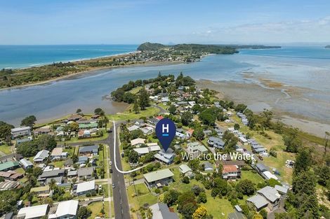 Photo of property in 17 Athenree Road, Athenree, Katikati, 3177