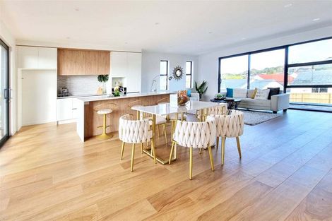 Photo of property in 952b East Coast Road, Northcross, Auckland, 0632