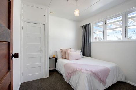 Photo of property in 11 Hammond Road, Taradale, Napier, 4112