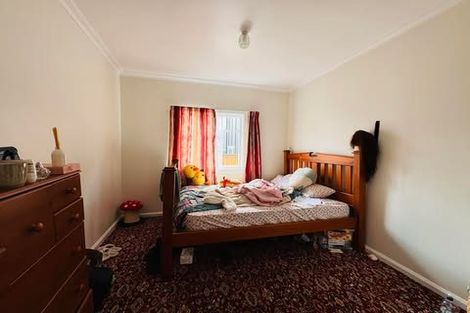 Photo of property in 6 Pirie Street, Palmerston North, 4410