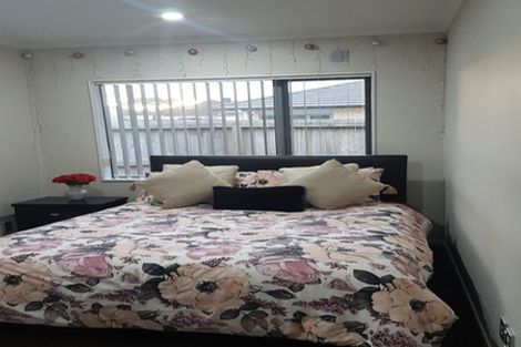 Photo of property in 143a Henderson Valley Road, Henderson, Auckland, 0612