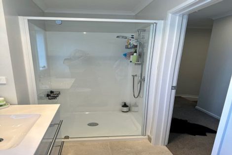 Photo of property in 74b Stanley Road, Glenfield, Auckland, 0629