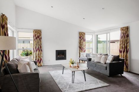 Photo of property in 15 Shalimar Place, Huntington, Hamilton, 3210