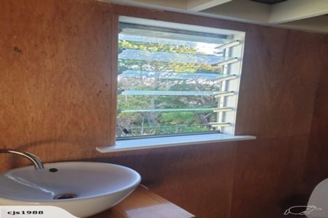 Photo of property in 226-228 Forest Road, Waiatarua, Auckland, 0612