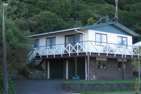 Photo of property in 105 Gillespies Road, Birchville, Upper Hutt, 5018