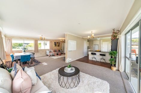 Photo of property in 6 Cruickshank Road, Clouston Park, Upper Hutt, 5018