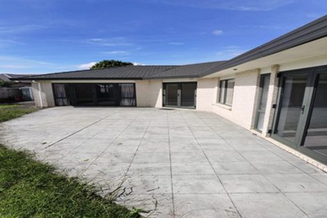 Photo of property in 22 Maghera Drive, East Tamaki Heights, Auckland, 2016