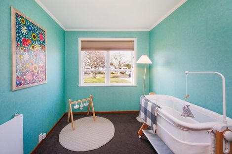 Photo of property in 2 Oban Place, Awapuni, Palmerston North, 4412