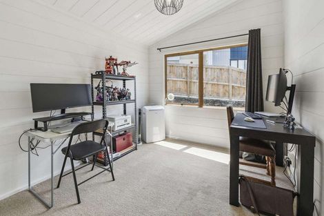 Photo of property in 27 Rotoiti Avenue, Pakuranga Heights, Auckland, 2010