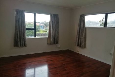 Photo of property in 5 Caribbean Drive, Unsworth Heights, Auckland, 0632
