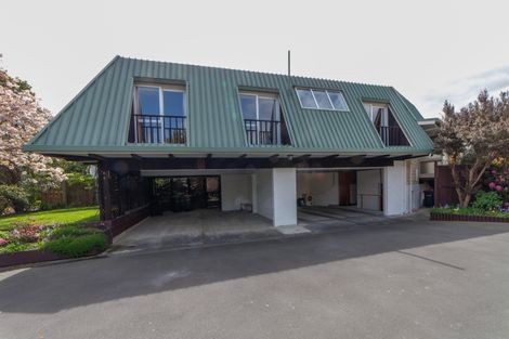 Photo of property in 10 Stormont Place, Avonhead, Christchurch, 8042