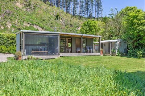 Photo of property in 803 Gladstone Road, Levin, 5571