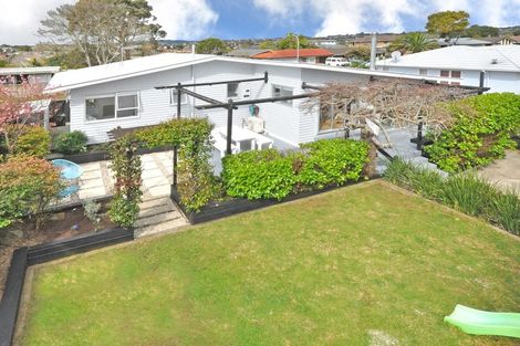 Photo of property in 21 Borrowdace Avenue, Botany Downs, Auckland, 2010