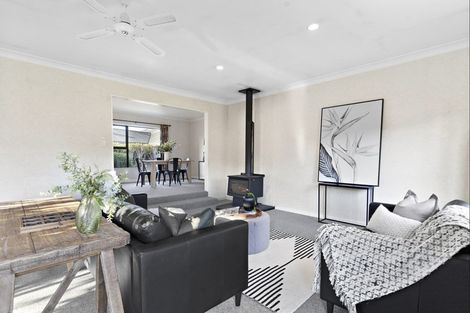 Photo of property in 7 Oak View Place, Greytown, 5712