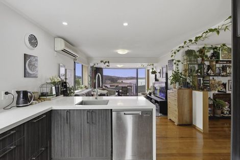 Photo of property in 16 Bush Point Road, Cable Bay, 0420