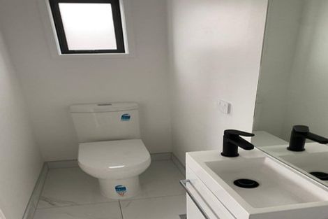 Photo of property in 1d Shamrock Lane, Te Atatu Peninsula, Auckland, 0610