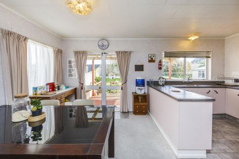 Photo of property in 38 Dalfield Place, Highbury, Palmerston North, 4412
