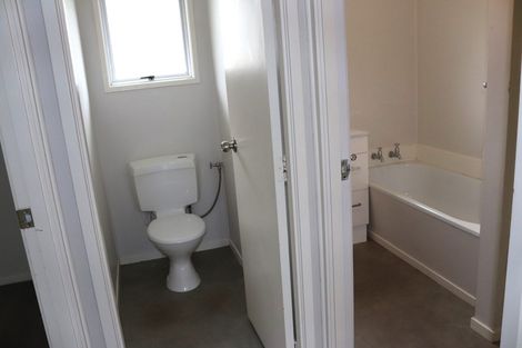 Photo of property in 2/199 Henderson Valley Road, Henderson, Auckland, 0612