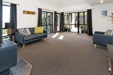 Photo of property in 272 Shaw Road, Titirangi, Auckland, 0604