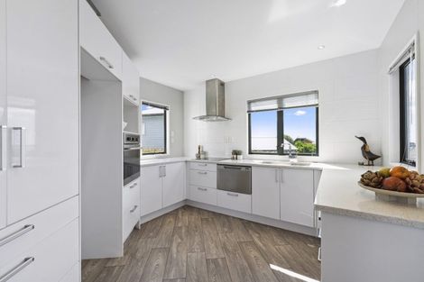 Photo of property in 65 Hinewa Road, Otumoetai, Tauranga, 3110