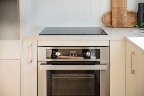 Photo of property in 84 Ara Paiwhenua, Tawa, Wellington, 5028