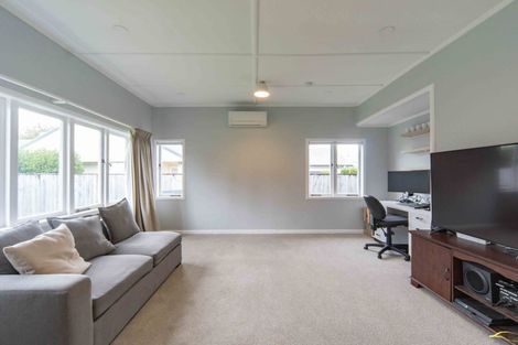 Photo of property in 48 Braid Road, St Andrews, Hamilton, 3200