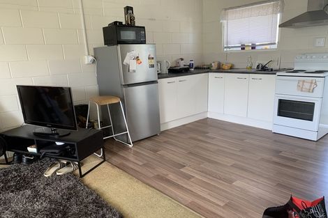 Photo of property in 18 Kent Street, Waiuku, 2123