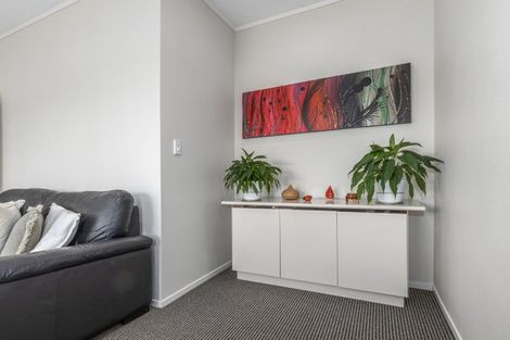 Photo of property in 9 Kinnel Grove, Papakowhai, Porirua, 5024