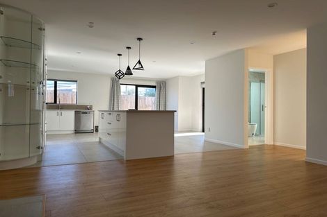 Photo of property in 39a Cutler Street, New Lynn, Auckland, 0600