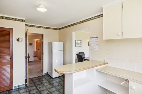 Photo of property in 50b Rewarewa Crescent, Waikanae, 5036