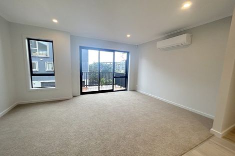 Photo of property in 5/35 Marine Parade, Hobsonville, Auckland, 0616