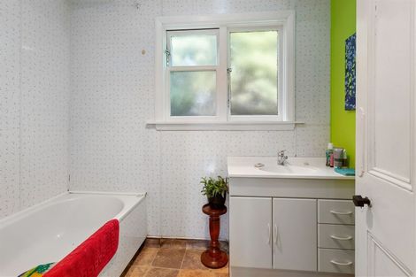 Photo of property in 21 Defoe Place, Waltham, Christchurch, 8023