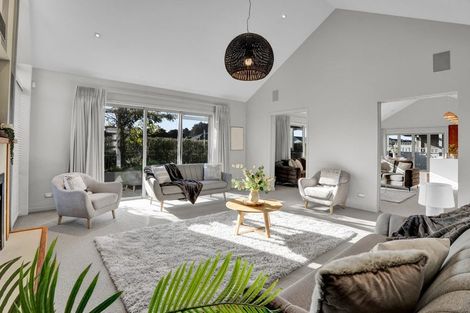 Photo of property in 1 Gleneagles Way, Waiwhakaiho, New Plymouth, 4312