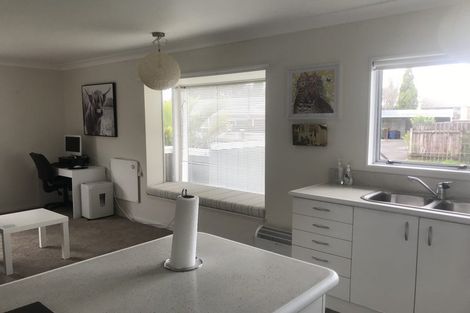 Photo of property in 1/28 Rewarewa Road, Te Atatu Peninsula, Auckland, 0610