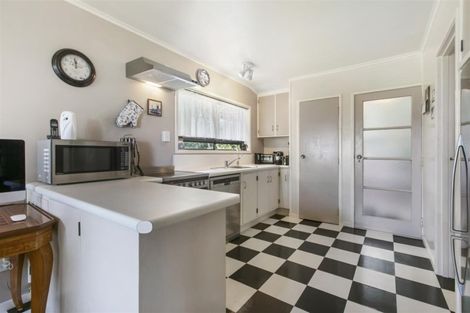 Photo of property in 37 Ridgemount Rise, Mangere Bridge, Auckland, 2022