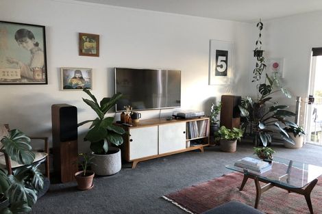 Photo of property in 2/3 Kelvin Grove, Te Aro, Wellington, 6011
