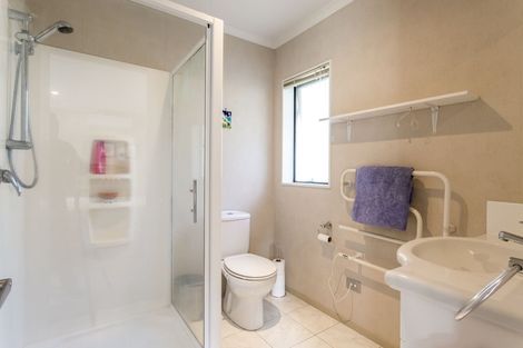 Photo of property in 20 Te Kauri Place, Helensville, 0800