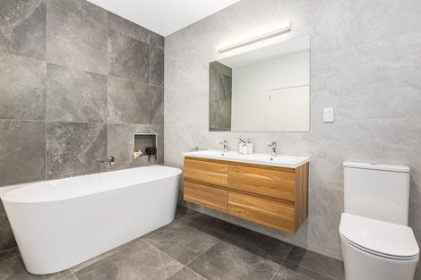 Photo of property in 77 Paremata Road, Paremata, Porirua, 5024