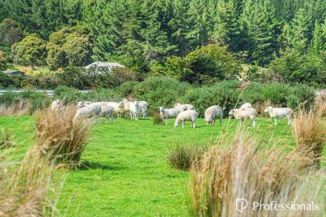 Photo of property in 120 Upper Fitzherbert Road, Wainuiomata, 5373