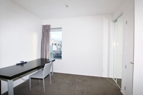 Photo of property in 585/g06 Beach Road, Rothesay Bay, Auckland, 0630