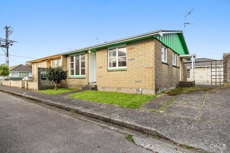 Photo of property in 2/49 Garden Road, Avalon, Lower Hutt, 5011