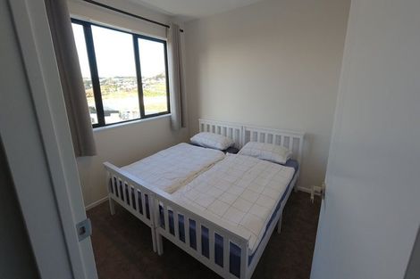 Photo of property in 8 Frontier Lane, Flat Bush, Auckland, 2019